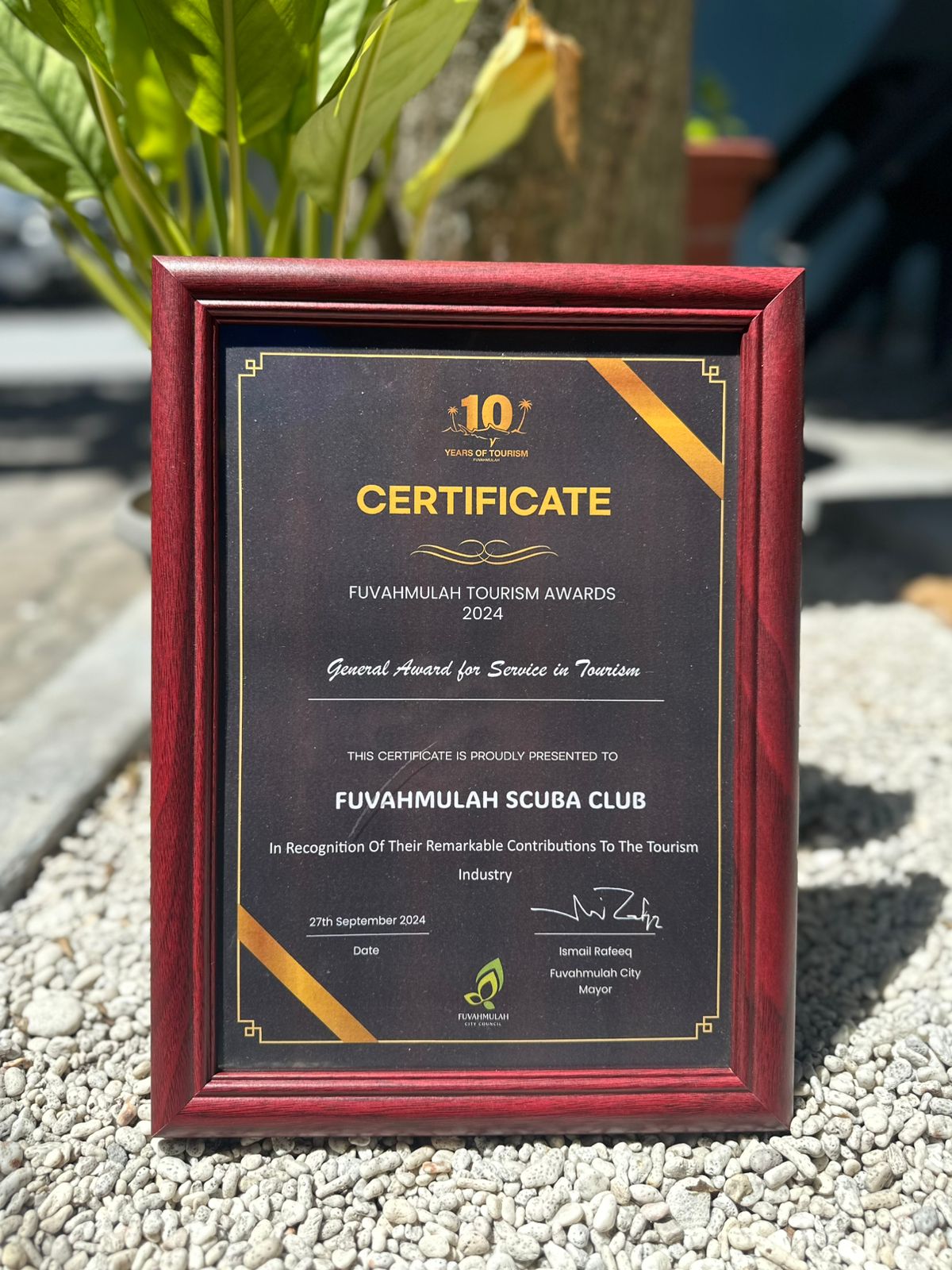 Fuvahmulah Scuba Club Receives General Award for Outstanding Service in Tourism from Fuvahmulah City Council